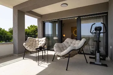 8-Guest Villa with Pool in Seline