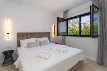 8-Guest Villa with Pool in Seline