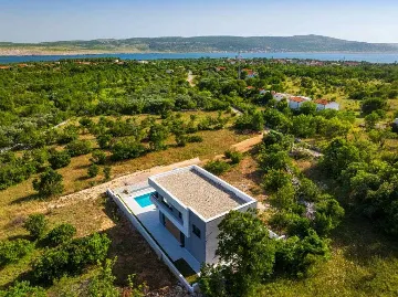 8-Guest Villa with Pool in Seline