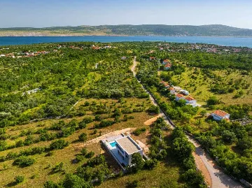 8-Guest Villa with Pool in Seline