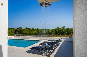 8-Guest Villa with Pool in Seline