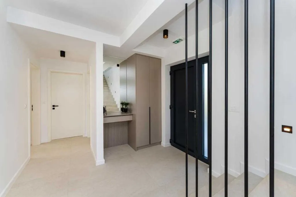 8-Guest Villa with Pool in Seline