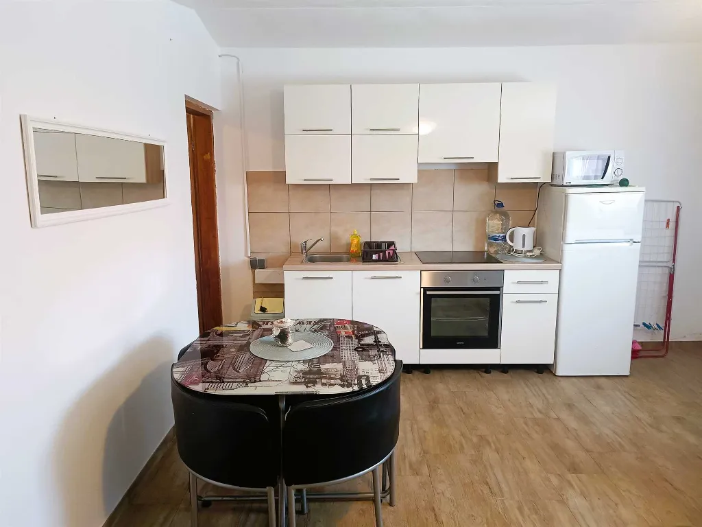 Comfort Retreat Apartment with Parking Vir