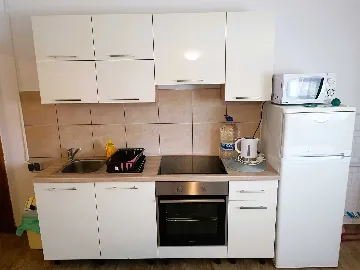 Comfort Retreat Apartment with Parking Vir