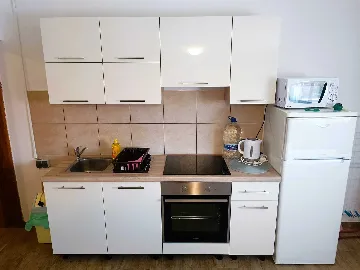 Comfort Retreat Apartment with Parking Vir