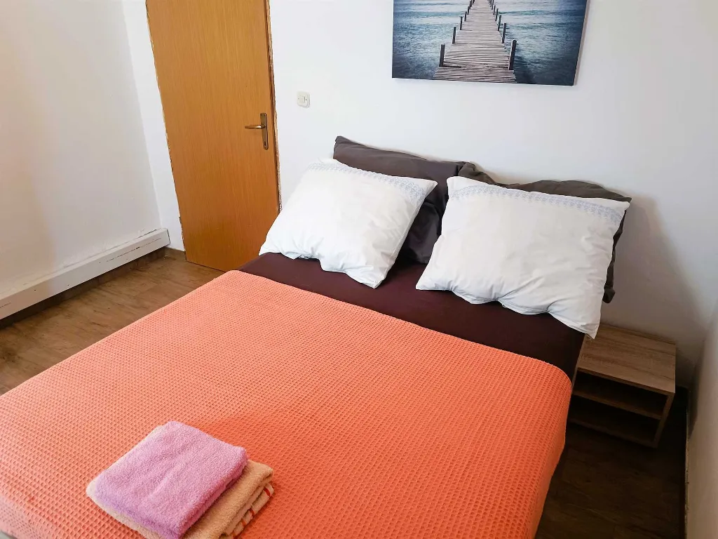 Comfort Retreat Apartment with Parking Vir