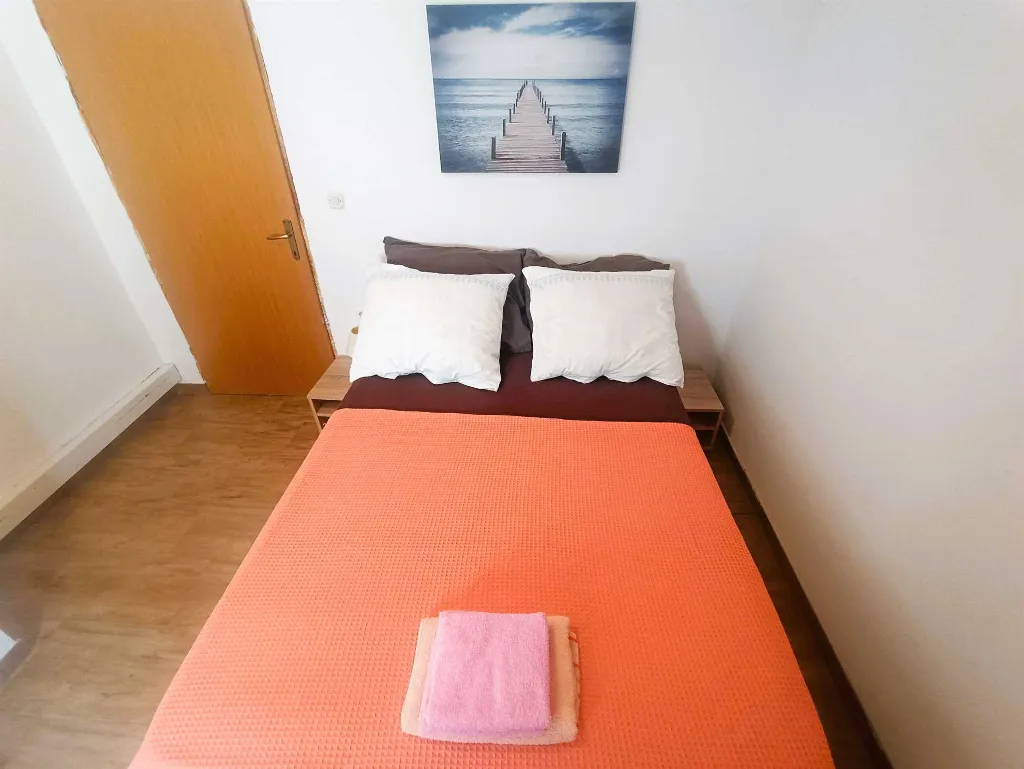 Comfort Retreat Apartment with Parking Vir