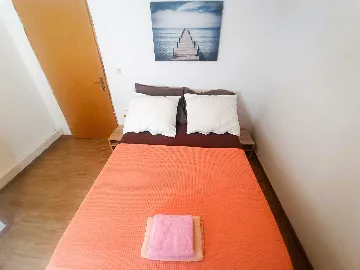 Comfort Retreat Apartment with Parking Vir