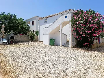 Comfort Retreat Apartment with Parking Vir