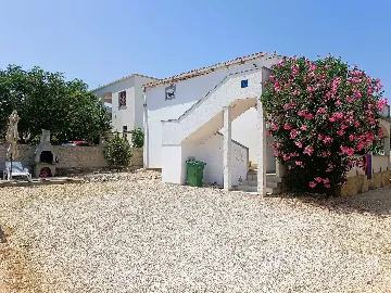 Comfort Retreat Apartment with Parking Vir