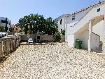 Coastal Hideaway Apartment with Parking Vir