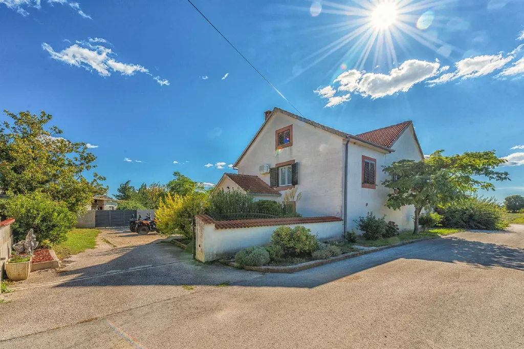 Holiday House in Smilčić for 8 with Private Pool & Sauna