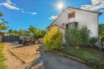 Holiday House in Smilčić for 8 with Private Pool & Sauna