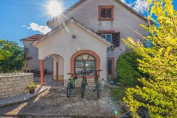 Holiday House in Smilčić for 8 with Private Pool & Sauna