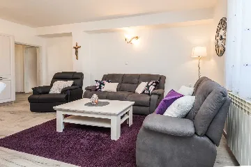 Holiday House in Smilčić for 8 with Private Pool & Sauna