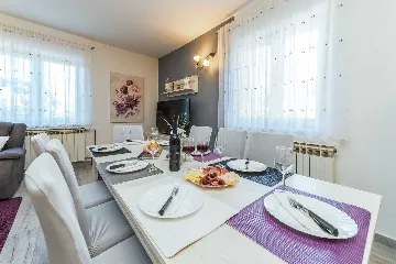 Holiday House in Smilčić for 8 with Private Pool & Sauna