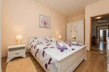 Holiday House in Smilčić for 8 with Private Pool & Sauna