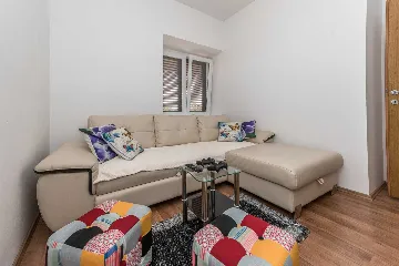 Holiday House in Smilčić for 8 with Private Pool & Sauna