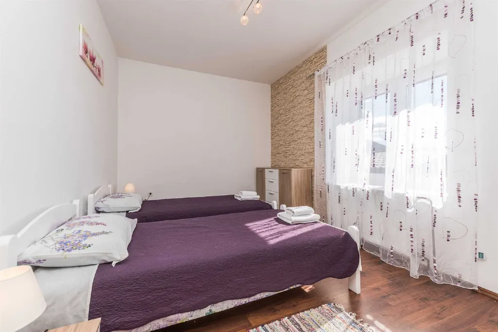 Holiday House in Smilčić for 8 with Private Pool & Sauna