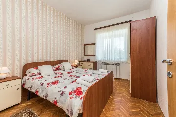 Holiday House in Smilčić for 8 with Private Pool & Sauna