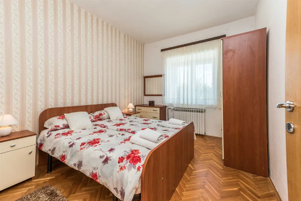 Holiday House in Smilčić for 8 with Private Pool & Sauna