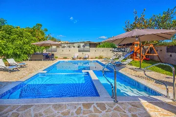 Holiday House in Smilčić for 8 with Private Pool & Sauna