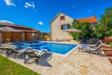 Holiday House in Smilčić for 8 with Private Pool & Sauna