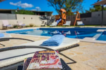 Holiday House in Smilčić for 8 with Private Pool & Sauna