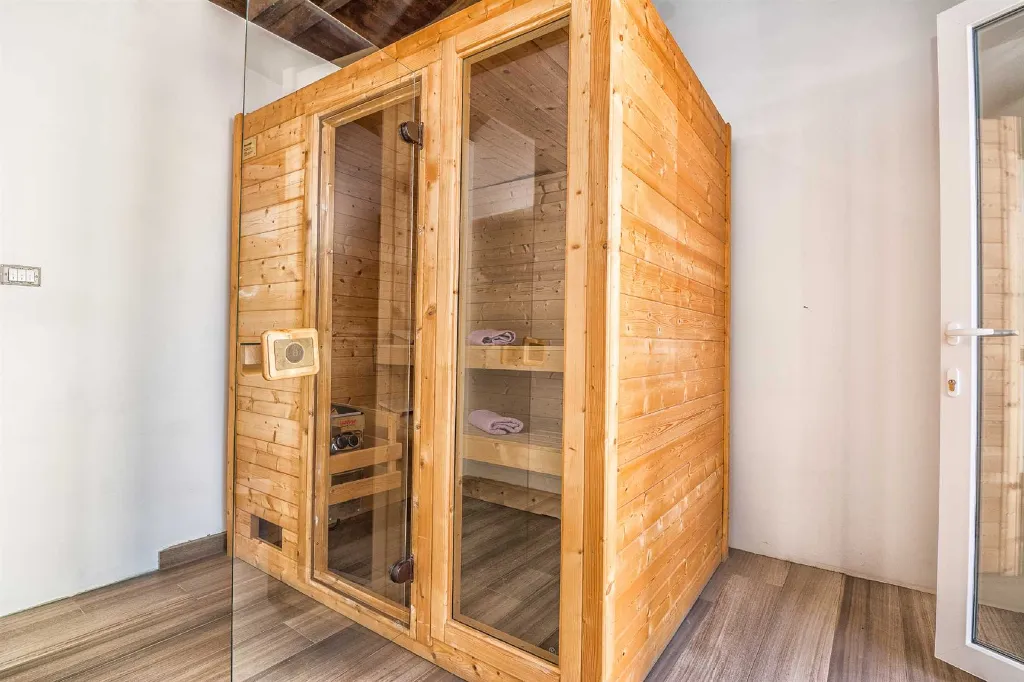 Holiday House in Smilčić for 8 with Private Pool & Sauna