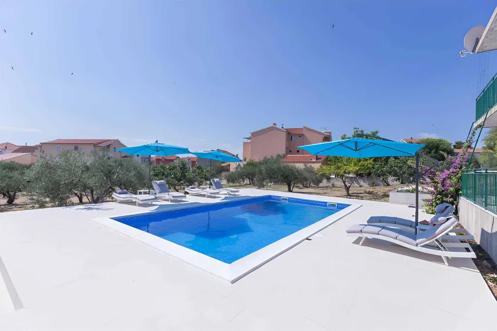 Apartment in Vodice with Shared Outdoor Pool