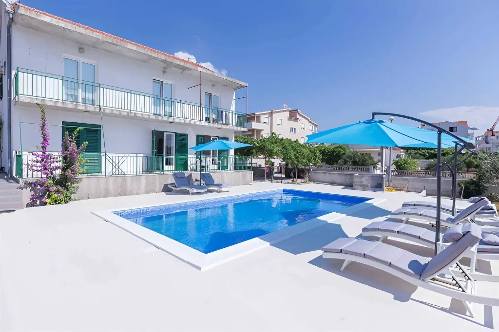Apartment in Vodice with Shared Outdoor Pool