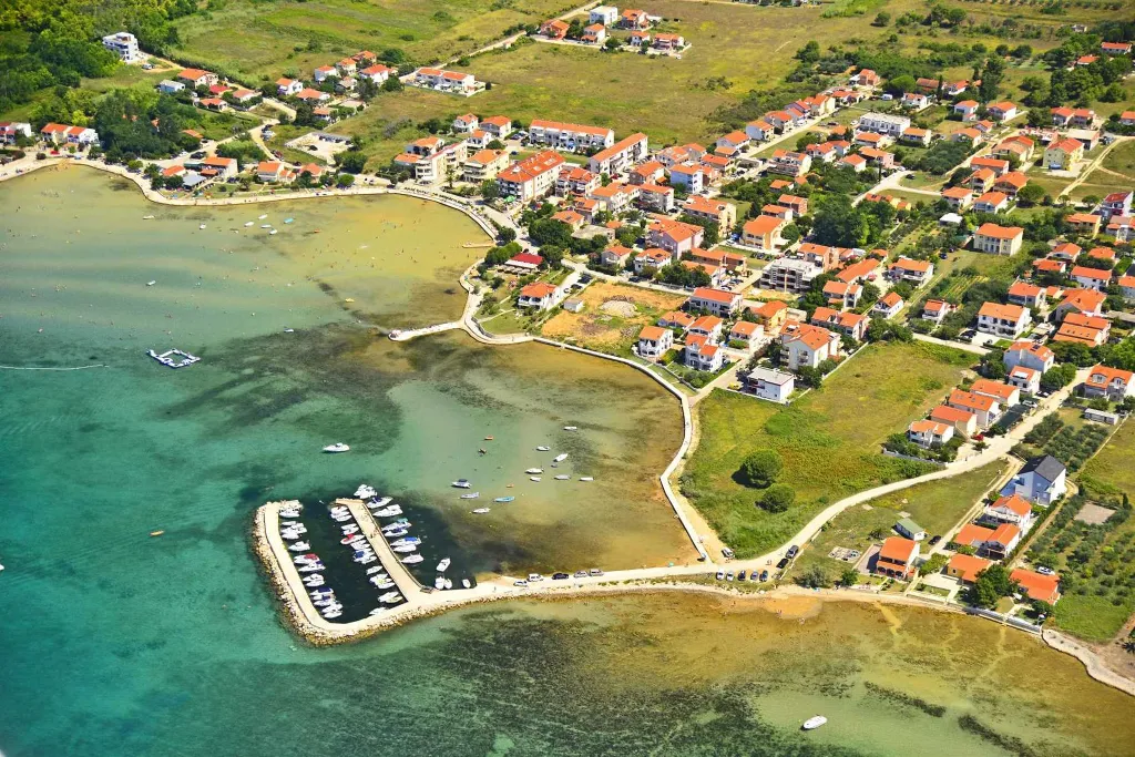 Apartment in Nin (Sabunike) for Up to 5 Guests