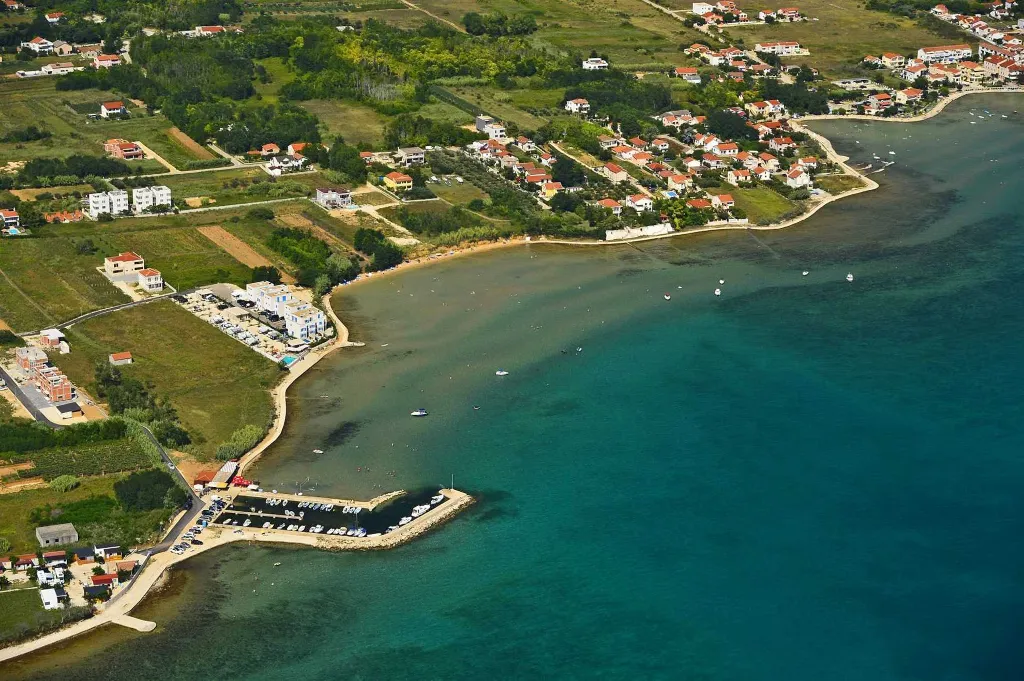 Apartment in Nin (Sabunike) for Up to 5 Guests