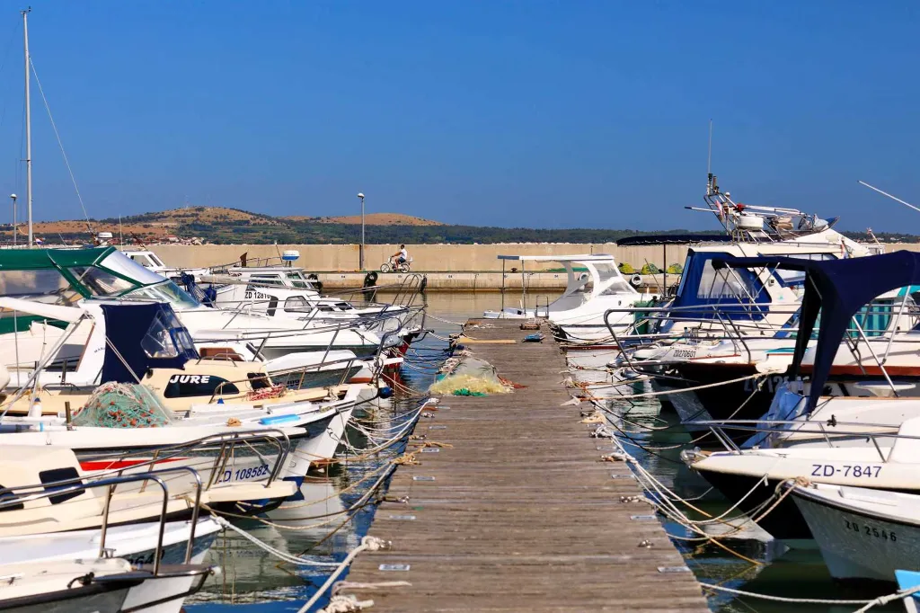 Apartment in Nin (Sabunike) for Up to 5 Guests