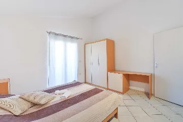 Apartment in Nin (Sabunike) for Up to 5 Guests