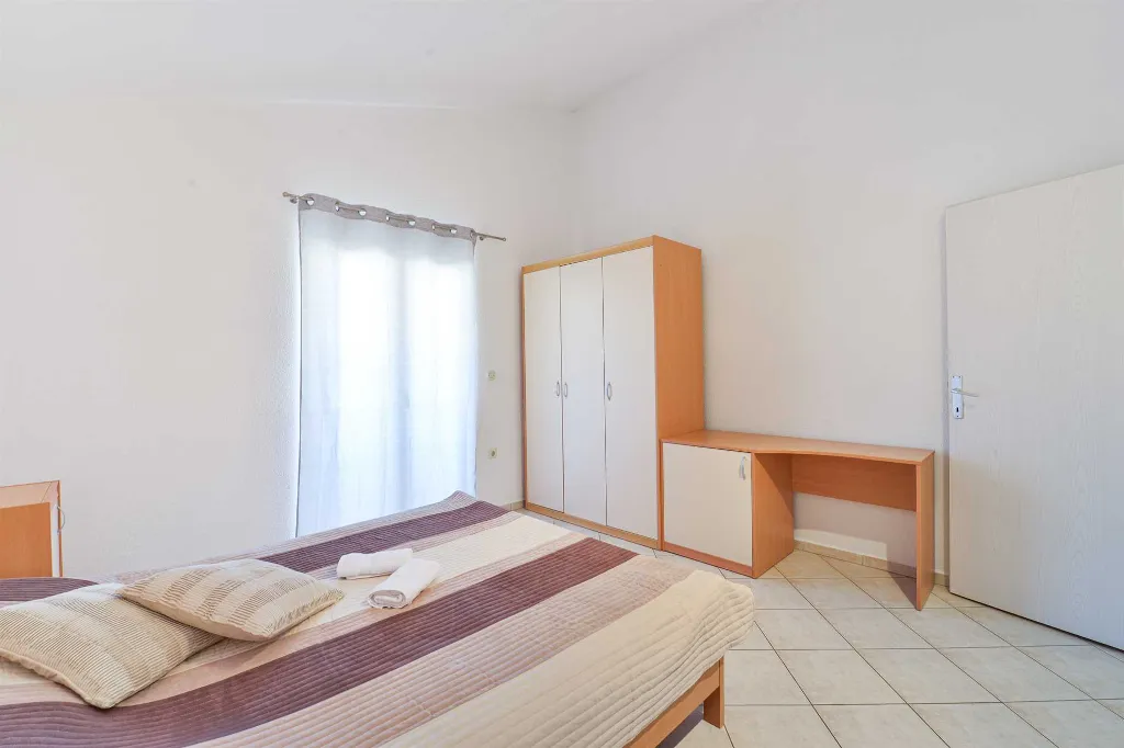 Apartment in Nin (Sabunike) for Up to 5 Guests