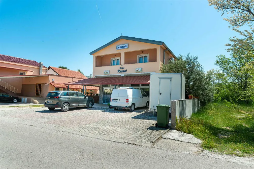 Apartment in Nin (Sabunike) for Up to 5 Guests