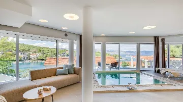 4-Bedroom Villa in Vrboska with Heated Pools