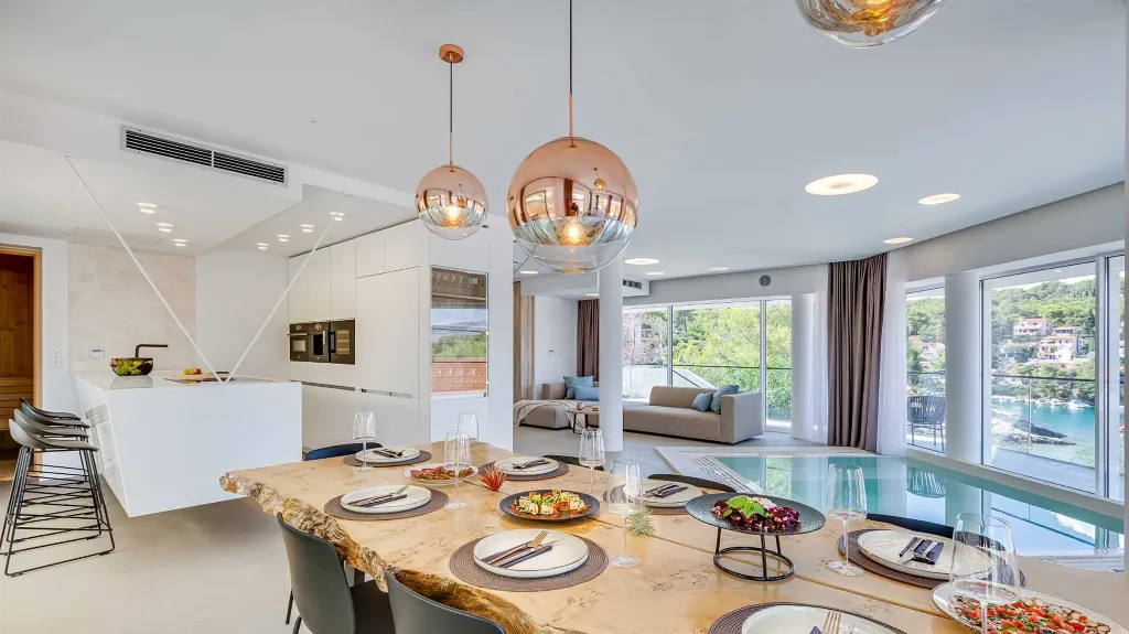 4-Bedroom Villa in Vrboska with Heated Pools