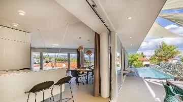 4-Bedroom Villa in Vrboska with Heated Pools