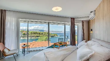 4-Bedroom Villa in Vrboska with Heated Pools