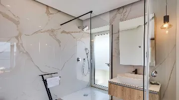 4-Bedroom Villa in Vrboska with Heated Pools