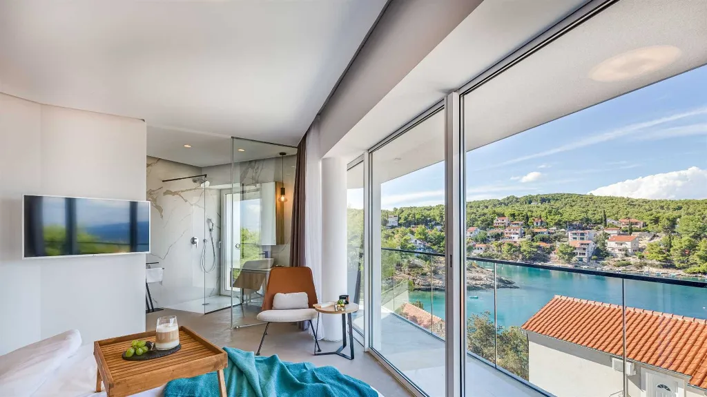 4-Bedroom Villa in Vrboska with Heated Pools