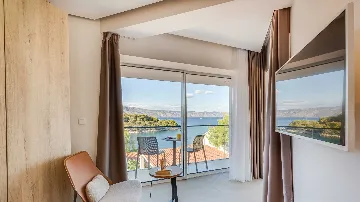 4-Bedroom Villa in Vrboska with Heated Pools