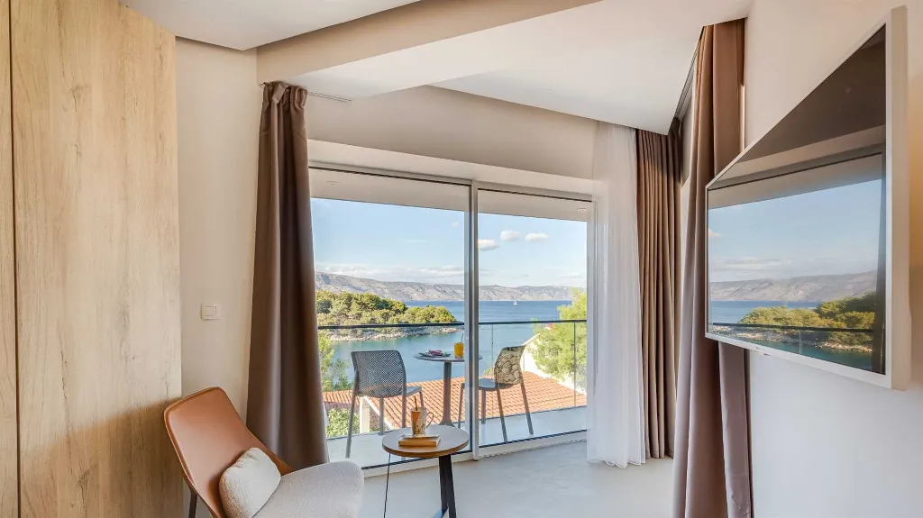 4-Bedroom Villa in Vrboska with Heated Pools