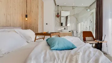 4-Bedroom Villa in Vrboska with Heated Pools