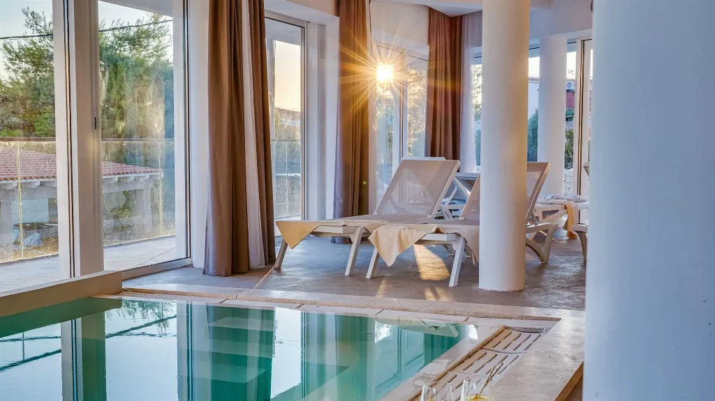 4-Bedroom Villa in Vrboska with Heated Pools