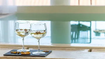 4-Bedroom Villa in Vrboska with Heated Pools