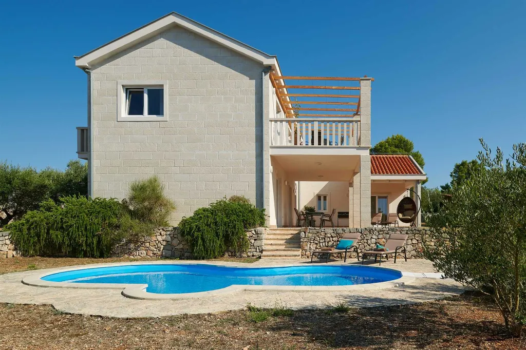 Villa in Rudina, Croatia with Swimming Pool