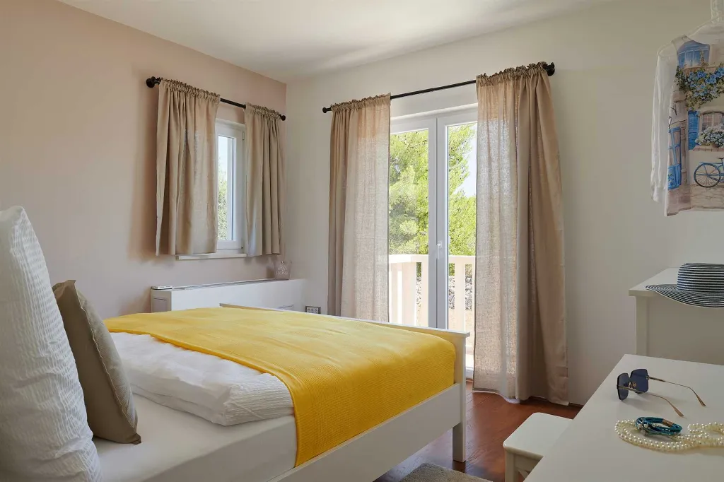 Villa with Swimming Pool in Rudina for 8 Guests